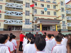 永顺县灵溪中学：法制教育进校园，