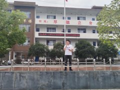 “紧急疏散，安全撤离”龙山一小举