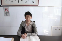 甘为人梯育桃李  乐于奉献铸师魂
