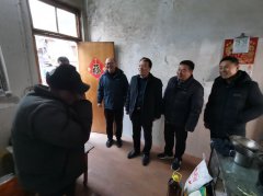 “暖冬行动”润心田 温暖送到家里边