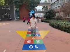 源汇区实验学校化解课间、体育课难