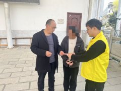 阳光协会献爱心，助力贫困学子行
