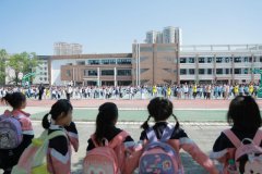 700余名萌娃开启小学初体验 ——龙山