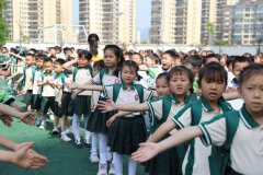 龙山县华塘芙蓉学校：联合辖区幼儿