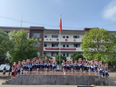 国旗下的法治之光：做新时代知法守