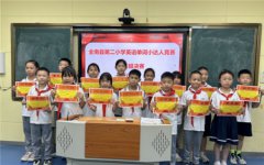 词海争锋显身手 英采飞扬展才华——