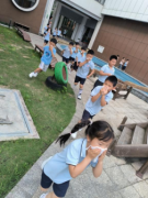 萌娃变身“小小消防员” 共筑校园安