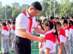 全南县第四小学举行新队员入队仪式