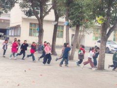 龙山县召市镇中心小学开展消防应急