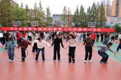 龙山县思源实验学校成功举办2025年教